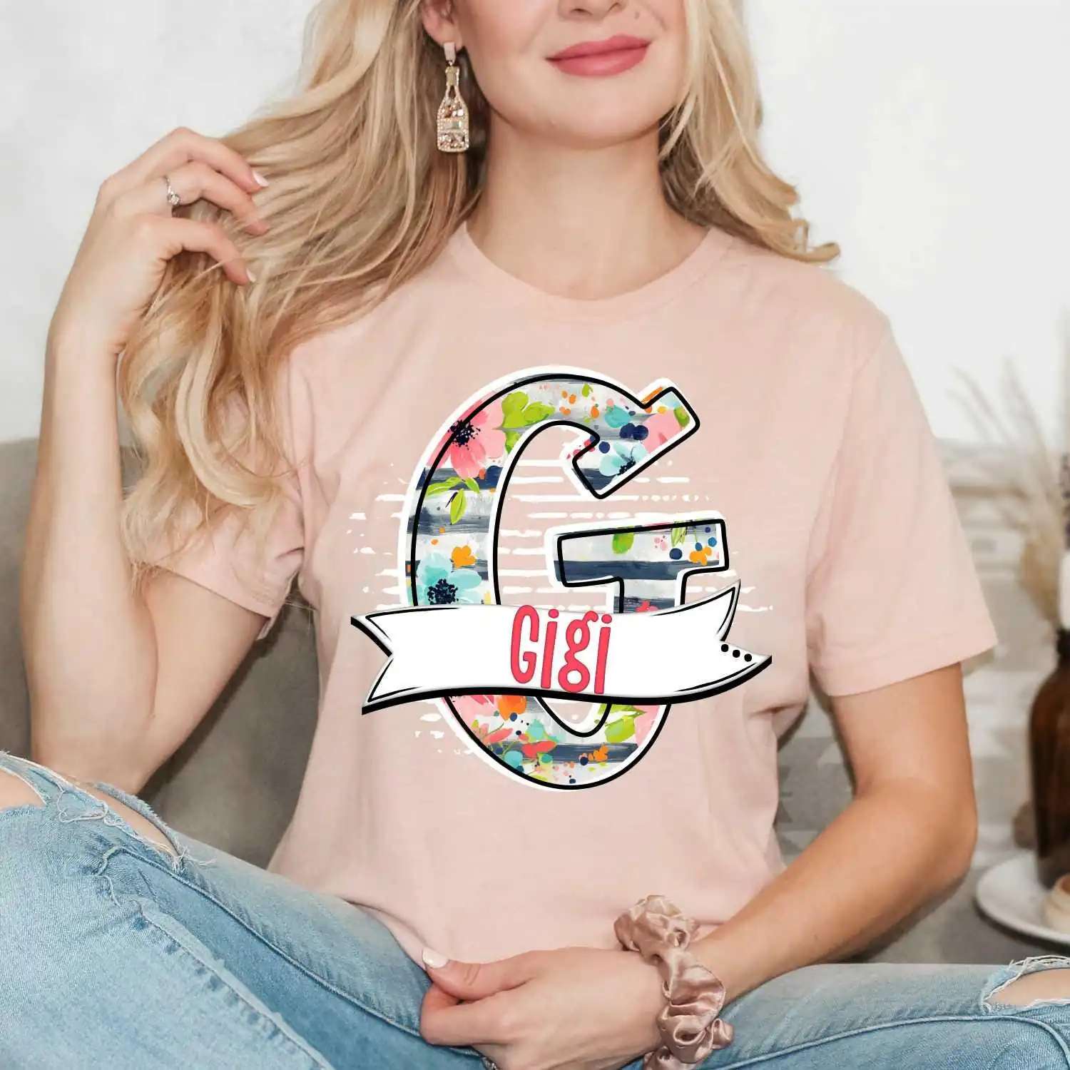 Gigi personalized initial shirt, Mothers Day gift, New mom shirt, Grandma shirt, Custom mothers day gift, Mama t-shirt